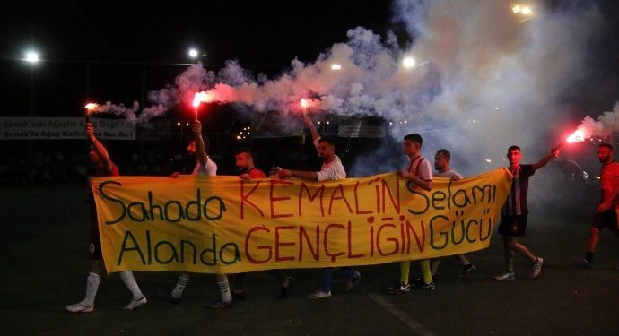 “Sahada Kemal’in selamı, alanda gençliğin gücü”