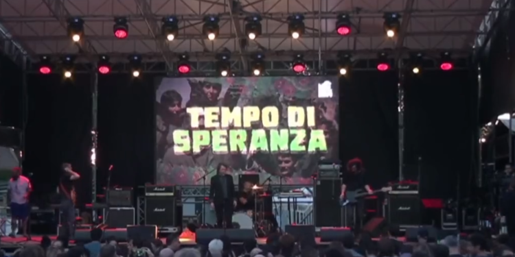 “Umut Zamanı, Öcalan için Özgürlük” dev konseri büyük bir coşkuyla sürüyor