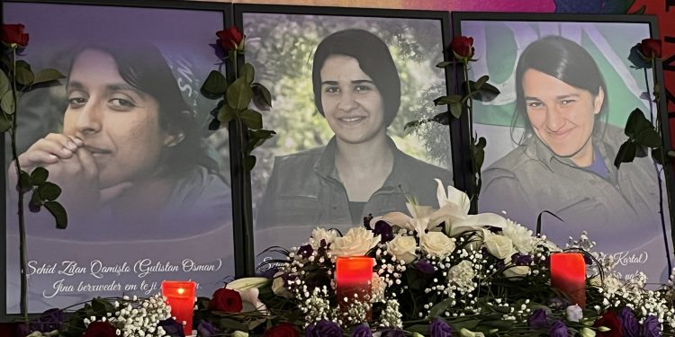 Paris’teki Fransız Kadın Hareketi Devrim Mücadelesi Şehitlerini Anıyor