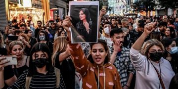 Doğu Kürdistan’da direniş intikam öfkesiyle sürüyor