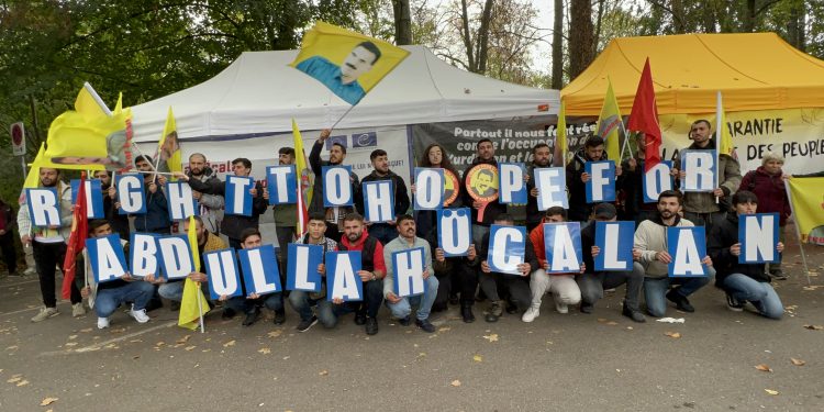 TCŞ ve TekoJIN Avrupa Konseyi (AK) önünde oturma eylemini devraldı