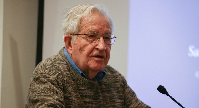 Chomsky’den kimyasal silah kullanımının araştırılması talebi