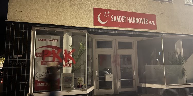 Hannover’de Faşist TC Kurumuna yönelik Yazılıma eylemi