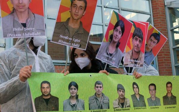 TekoJIN ve TCŞ Hamburg Yeşiller Partisi eyalet üyeleri toplantısında kimyasal silahlara dikkat çekti