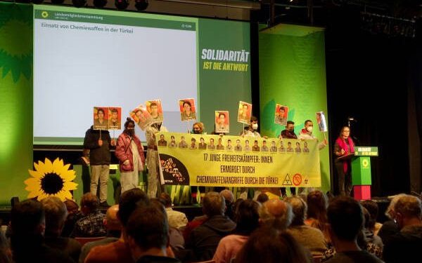 TekoJIN ve TCŞ Hamburg Yeşiller Partisi eyalet üyeleri toplantısında kimyasal silahlara dikkat çekti