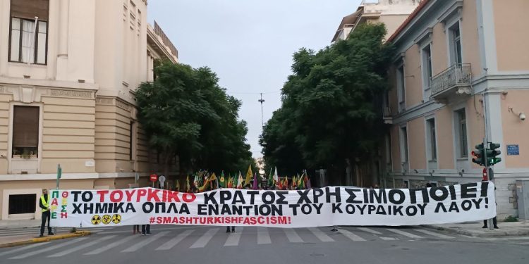 Atina’da TCŞ öncülüğünde kitlesel eylem