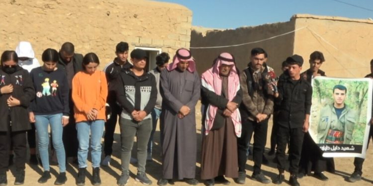 Ezîdî gençlerden Şehit Delil Botan’ın ailesine ziyaret