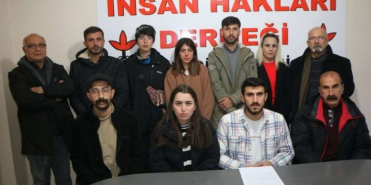 Munzur Üniversitesi öğrencilerinden teşhir