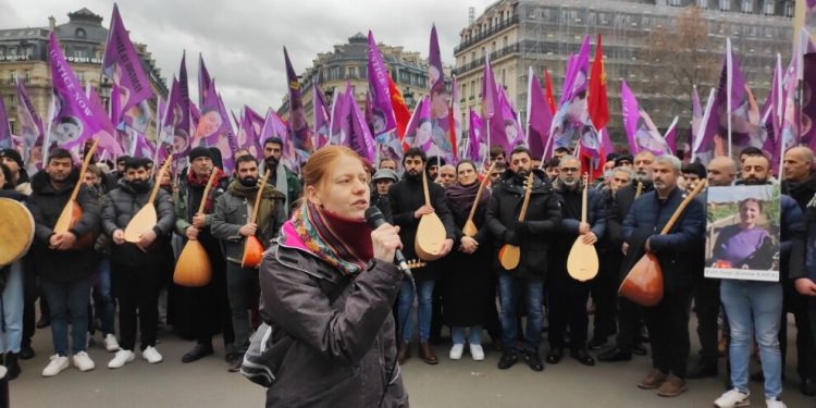 Fransa Adalet Bakanlığı yakınında ‘adalet’ eylemi