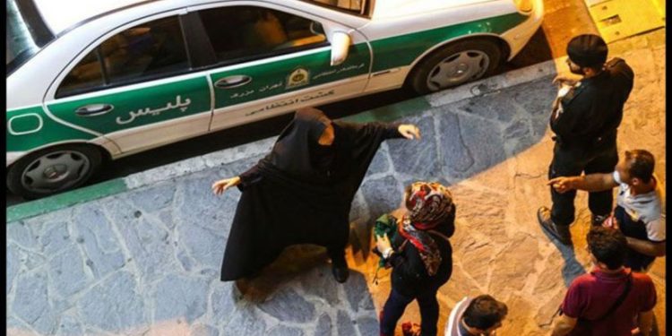 “Ahlak polislerinin” görevi durduruldu