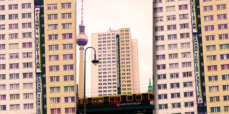 Enternasyonalist gençlerden Alexanderplatz’da eylem