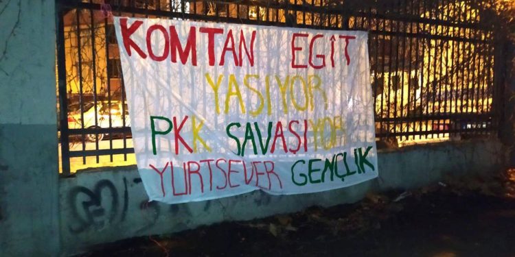 Yurtsever Gençlikten “Komutan Egit yaşıyor PKK savaşıyor” yazılı pankart