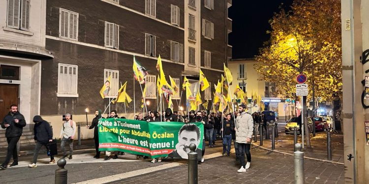 TCŞ Marsilya gençliğinden Önder Apo için eylem