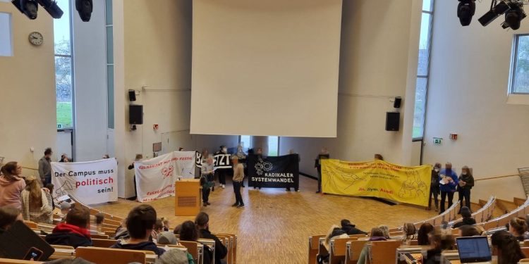 Flensburg Üniversitesi’nde Audimax işgal edildi – Rojava ile dayanışma