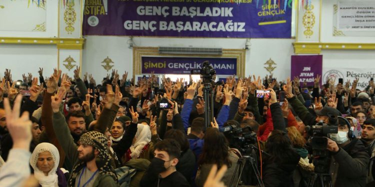 Gençlik iktidarı göndermekte kararlı