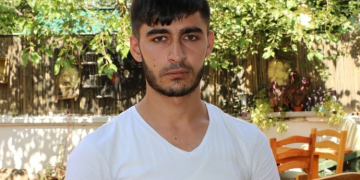 Bedenini ateşe veren Mehmet Akar: Bedenimi tutuşturan ateşin aydınlığı İmralı’yı aydınlatsın