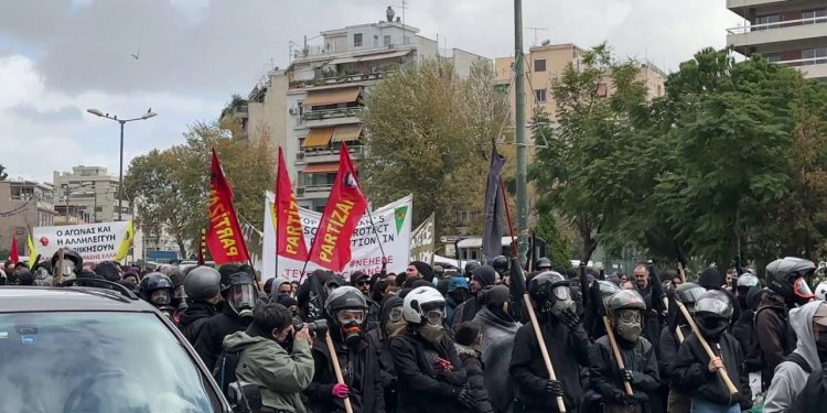 TCŞ üyeleri Atina’da sosyalist ve anarşist gençlerle birlikte yürüyüş gerçekleştirdi