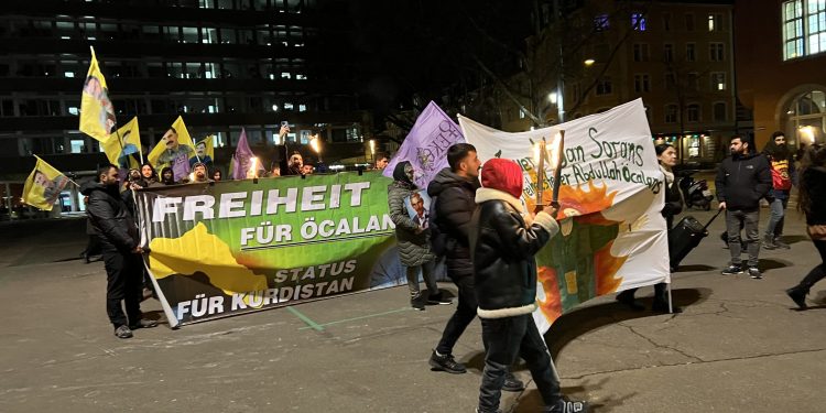 “Viyan Soran’ın ateşi Rêber APO’nun özgürlük ateşidir” – Zürih’te TekoJIN öncülüğünde eylem