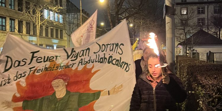 “Viyan Soran’ın ateşi Rêber APO’nun özgürlük ateşidir” – Zürih’te TekoJIN öncülüğünde eylem