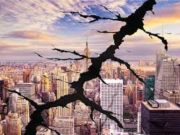 Devletli ve sınıflı sistemler, halklar için açık bir zindan işlevi görüyorlar