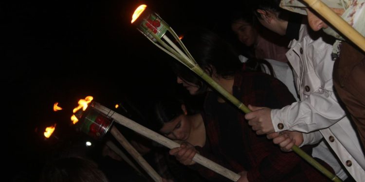 Mexmûr’da genç kadınlar ve gençlik öncülüğünde meşaleli yürüyüş