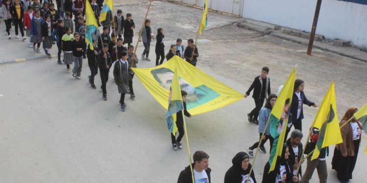 Mexmûr halkı ve gençleri 15 Şubat komplosuna karşı eylemdeydi