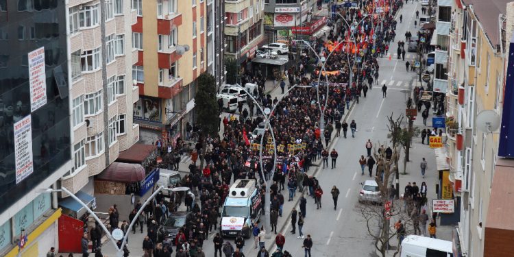 Binler Gazi Katliamı’na karşı yürüdü