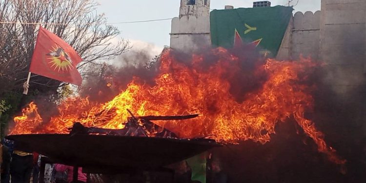 Dirbêsiyê’de görkemli Newroz ateşi