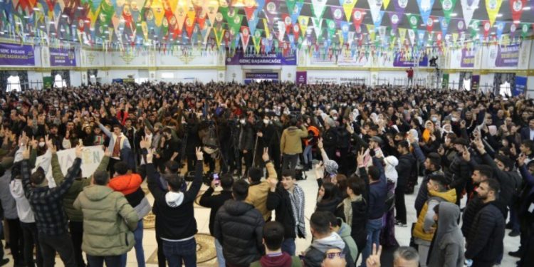 Gençlerden Yeşil Sol seferberliği