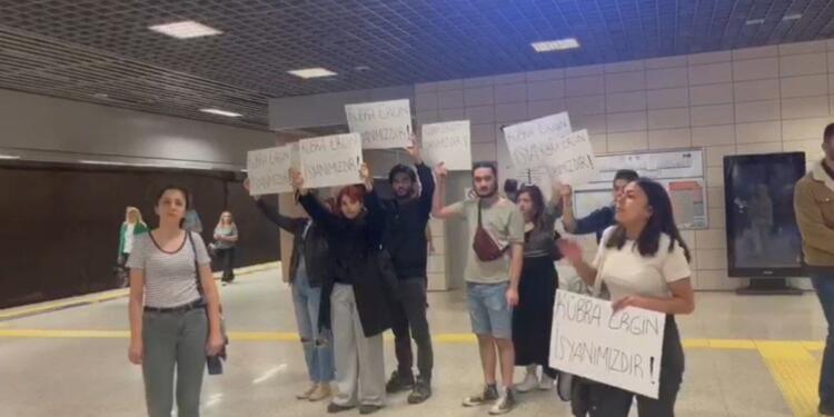 Üniversite öğrencilerinden Marmaray’da hayatına son veren Kübra Ergin için eylem: “Bize reva görülen bu yaşamı kabul etmiyoruz”