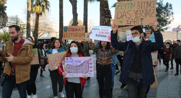 Ekolojist gençler: Mücadele olmazsa yok oluşla karşı karşıya kalırız