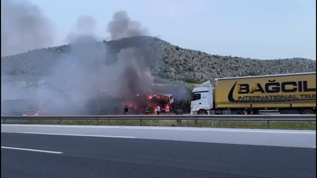 İnsiyatifa Jinên Tolhildêr’den Rojava’ya dönük işgal saldırılarına karşı eylem