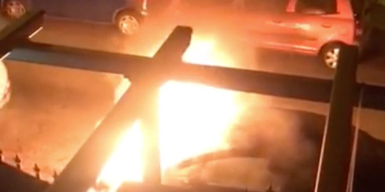 Jinên Tolhildêr’den tecride karşı üç kentte eylem