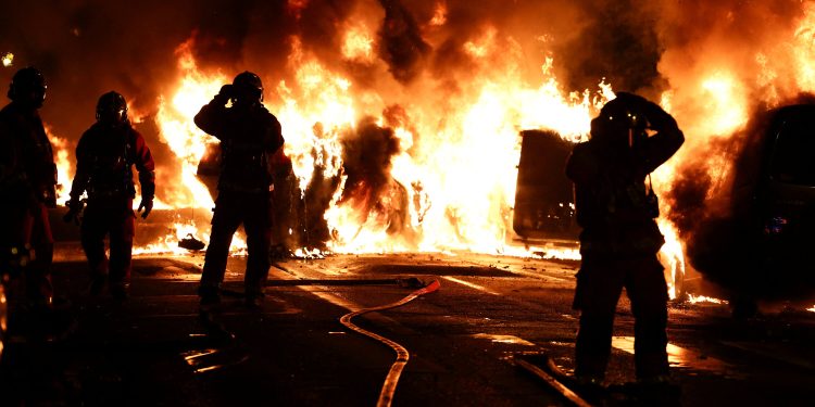 Fransa’da 5’nci gece: En az 719 gözaltı