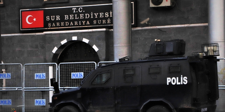 Belediyelere kayyım atama: Kürtleri inkar ve imha projesidir