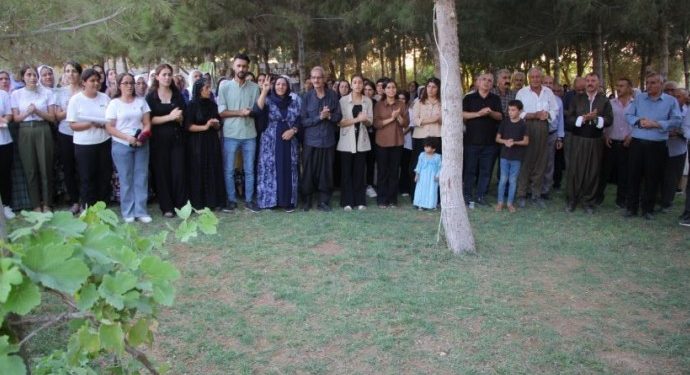 DAİŞ tarafından katledilen gazeteci Deniz Fırat, Mexmûr’da anıldı.