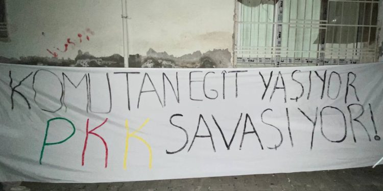 Urfa Yurtsever Gençlik Eyyubiye ilçesinde 15 Ağustos atılımını astıkları pankart ile selamladı