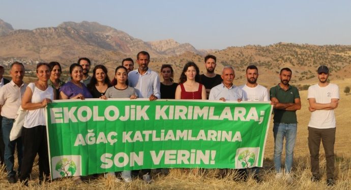 Ekolojistler Kürdistan’daki orman yangınını yerinde inceledi