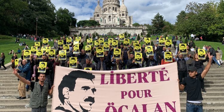 Paris’te sivil itaatsizlik eylemi