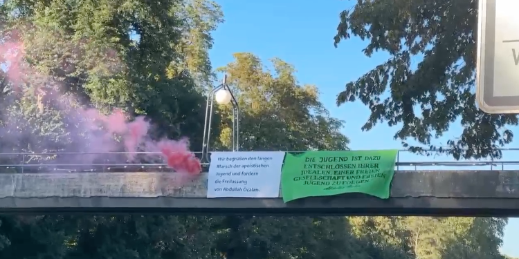 Stuttgart devrimci gençleri ‘’Özgürlük Yolculuğu’’ eylemini selamladı!