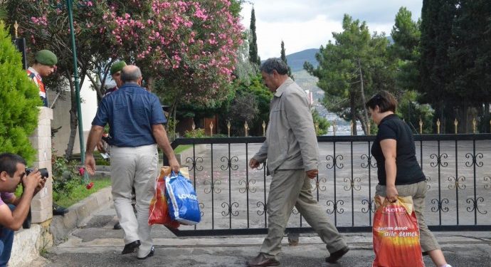 Önder Apo’nun ailesinden görüşme başvurusu