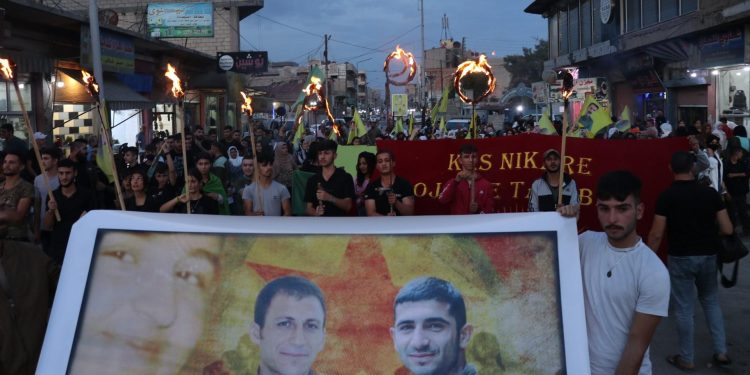 Qamişlo’da komploya karşı kitlesel yürüyüş