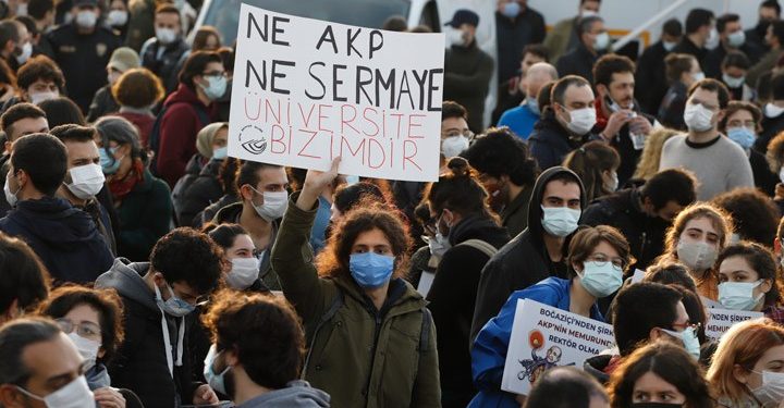 “Apocu Gençlik Ruhu ile Örgütlenelim Her Üniversiteyi Devrim Kalesine Dönüştürelim”
