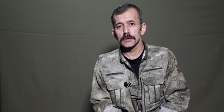 ‘O bayrağı büyük onurla taşıyoruz’