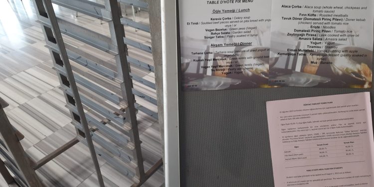 Bilkent’in burslu öğrencileri anlatıyor: Yemek ücreti 45 lira, okulda bir saat çalışmak bir öğün yemeğe yetmiyor