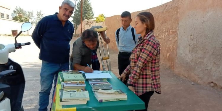 Kobanê genç kadınları, Özgürlük Hamlesi çerçevesinde kitap standı açtı