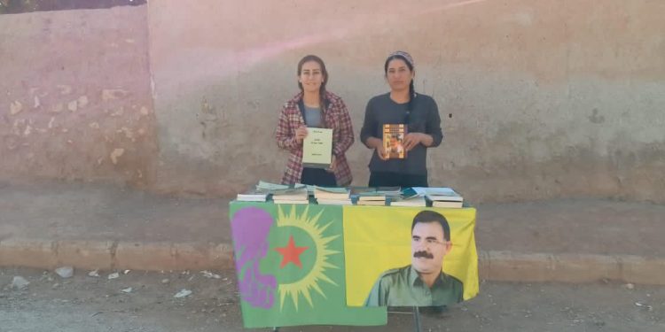 Kobanê genç kadınları, Özgürlük Hamlesi çerçevesinde kitap standı açtı
