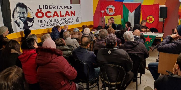 Bergamo’da “Savaşı Durdurun, Öcalan’a Özgürlük” sloganıyla toplantı