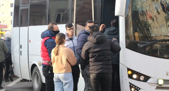 Gözaltına alınan gençlerden 26’sı serbest bırakıldı