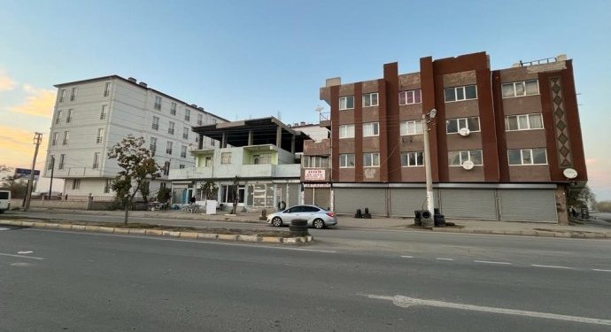 Öğrenciler fuhuş yapılan binanın kapatılmasını istiyor